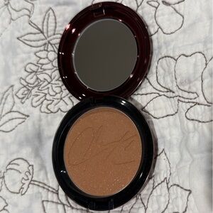 MAC Cosmetics Radiant Bronze contour collab with Aaliyah. Shade Baby Girl NWOB